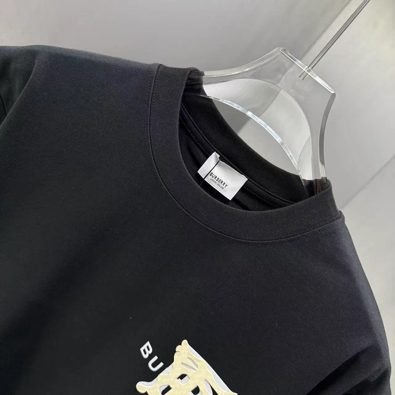 BURBE* * 2026 New Arrival T logo + ：Black White Dark Blue Sizes：S M L XL XXL